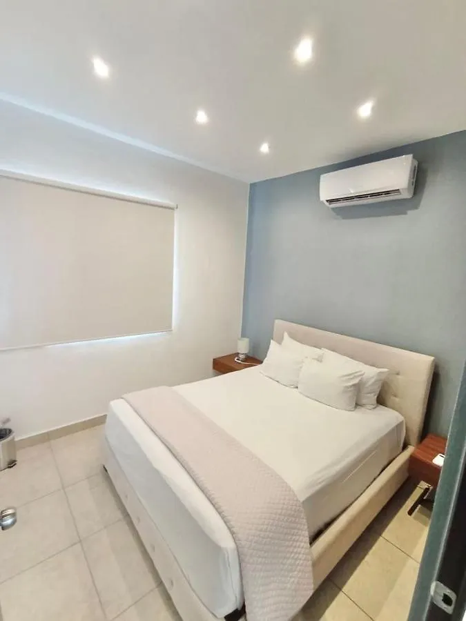 Casa Laura Y Campa Apartment Cancun Homestay